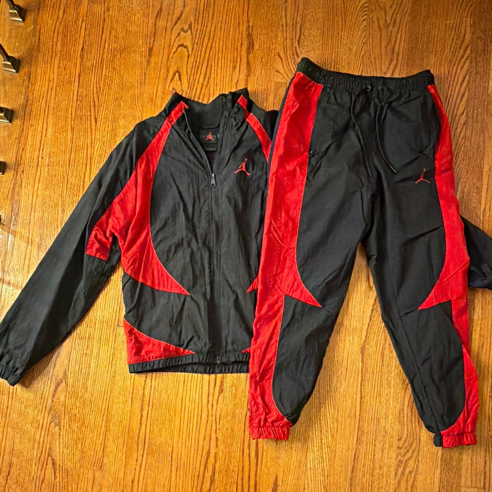 Jordan Men's Black/Red Colorblock 2pc Tracksuit Full Zip Pockets Size M